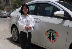 Irak: Djevojka niskog rasta dobila vozačku nakon pet godina borbe